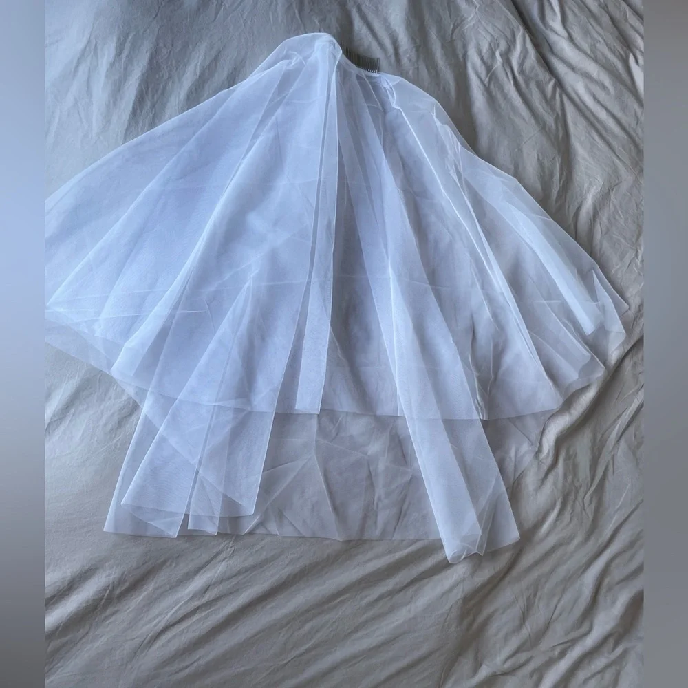 White Fingertip Wedding Veil with Blusher - Picture 9 of 10